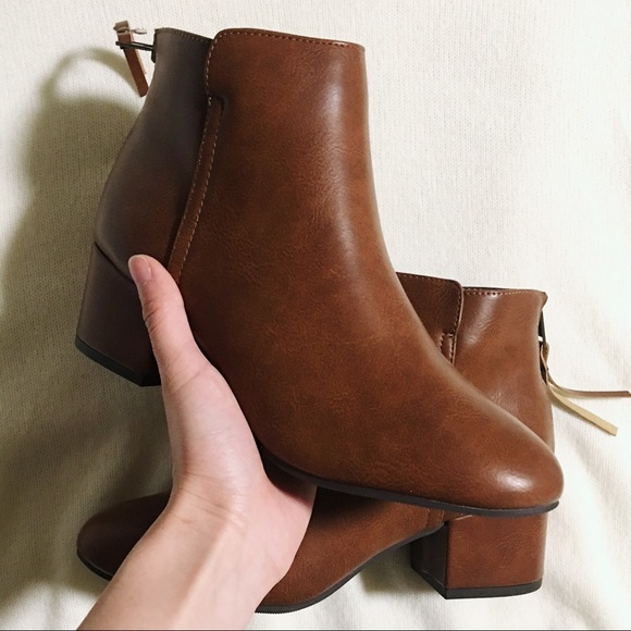 New✨SALE✨Downeaster Alice Toffee Vegan Leather Cognac Brown Booties 9 - Picture 3 of 8